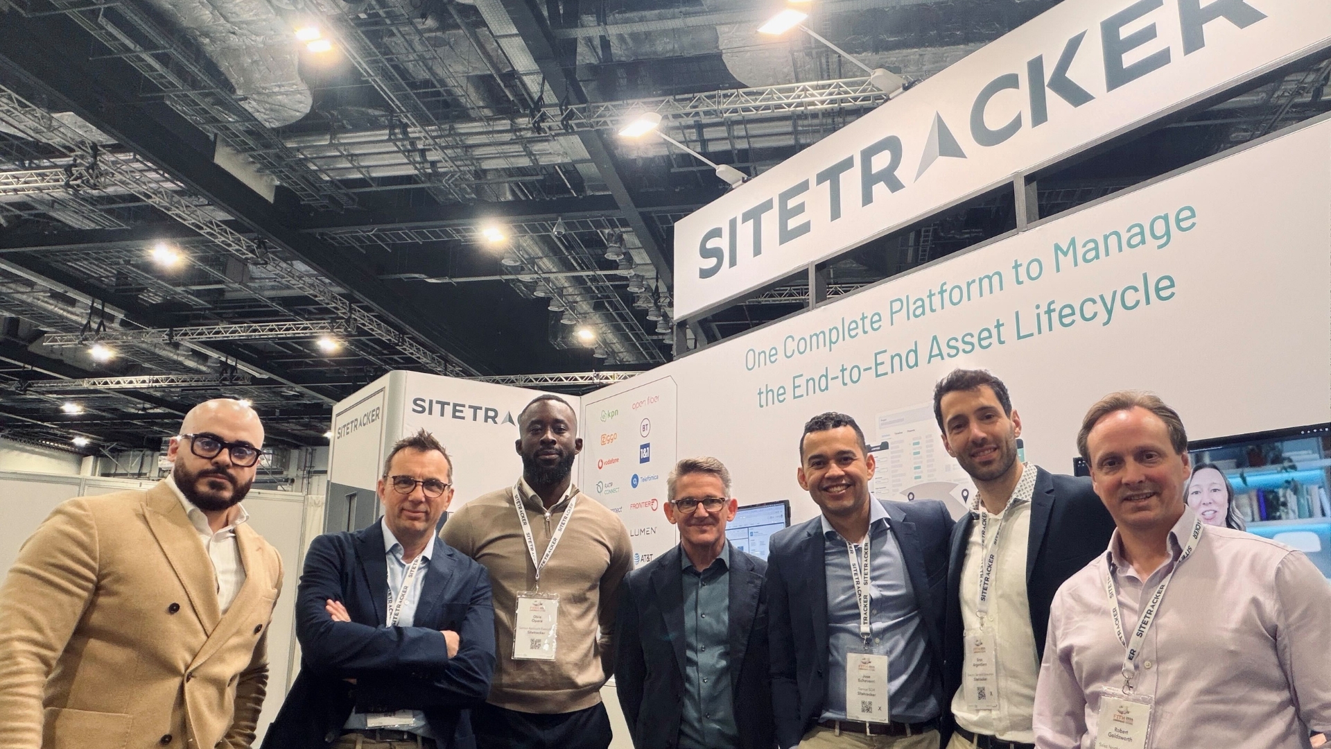 Sitetracker group photo at FTTH conference